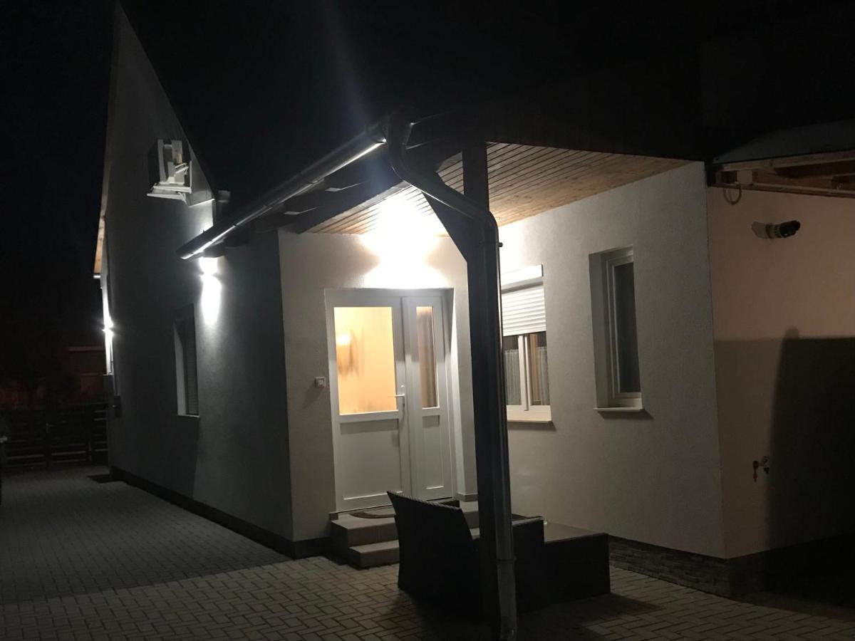דירות נג'קניז'ה Bedi Vendeghaz מראה חיצוני תמונה